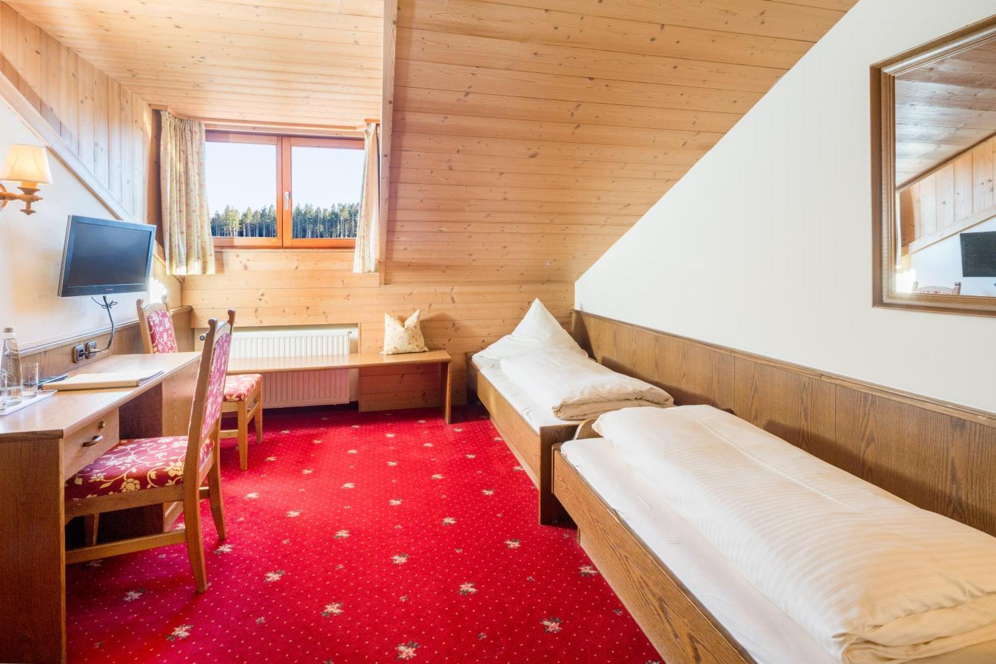 Hotel-Gasthof Huber エーバースベルク 部屋 写真