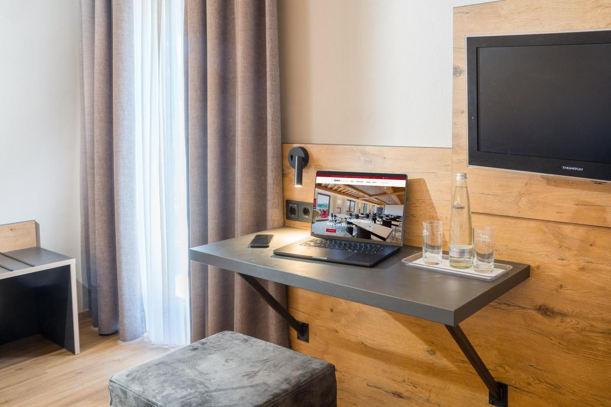 Hotel-Gasthof Huber エーバースベルク エクステリア 写真