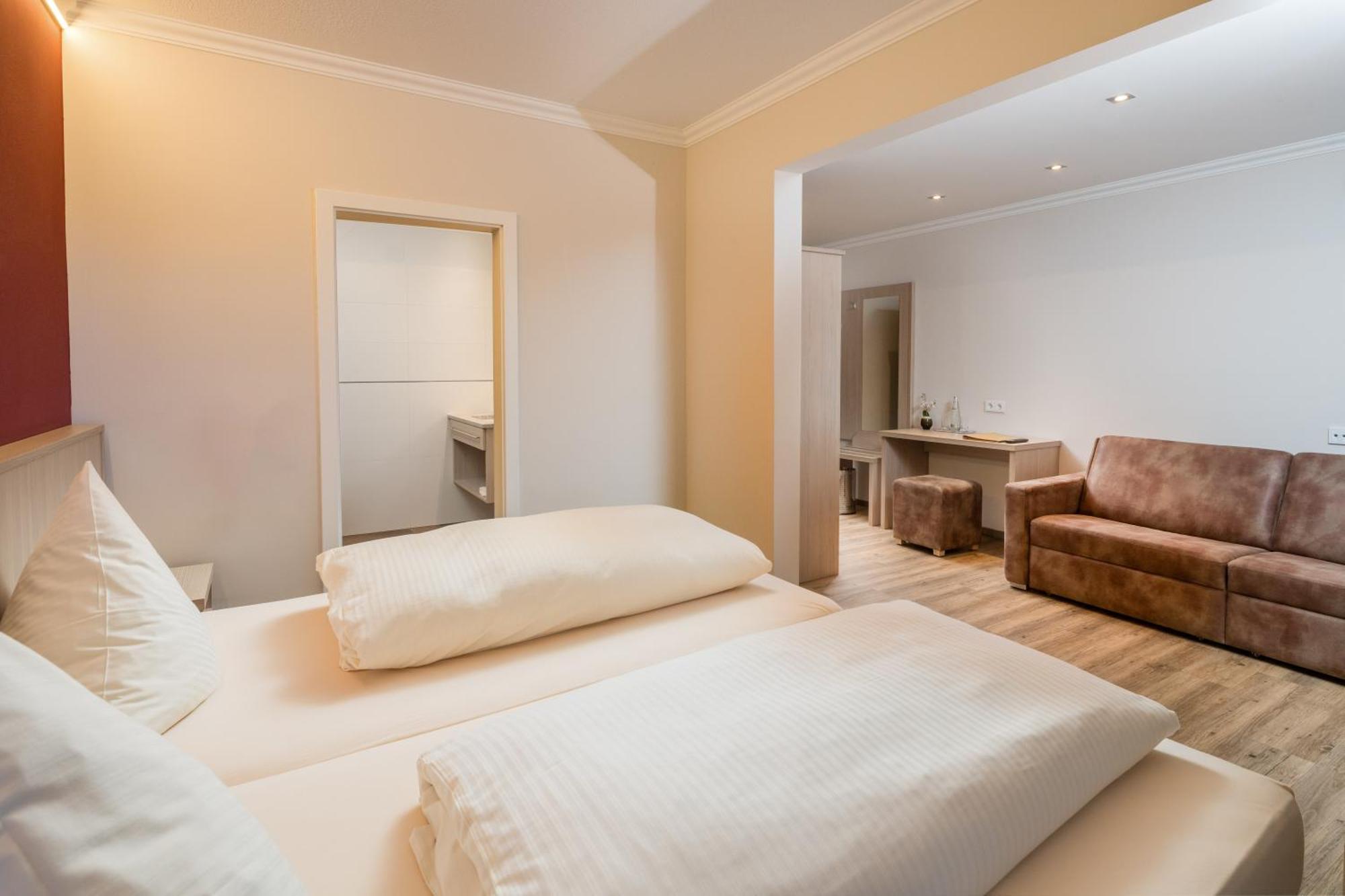 Hotel-Gasthof Huber エーバースベルク エクステリア 写真